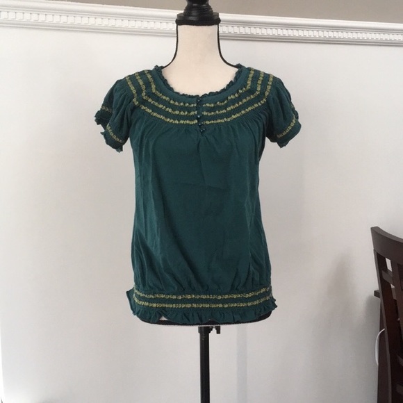 Anthropologie Tops - Anthropologie Little yellow button peasant too